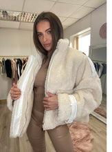 Load image into Gallery viewer, Oversized Teddy Jacket Cream