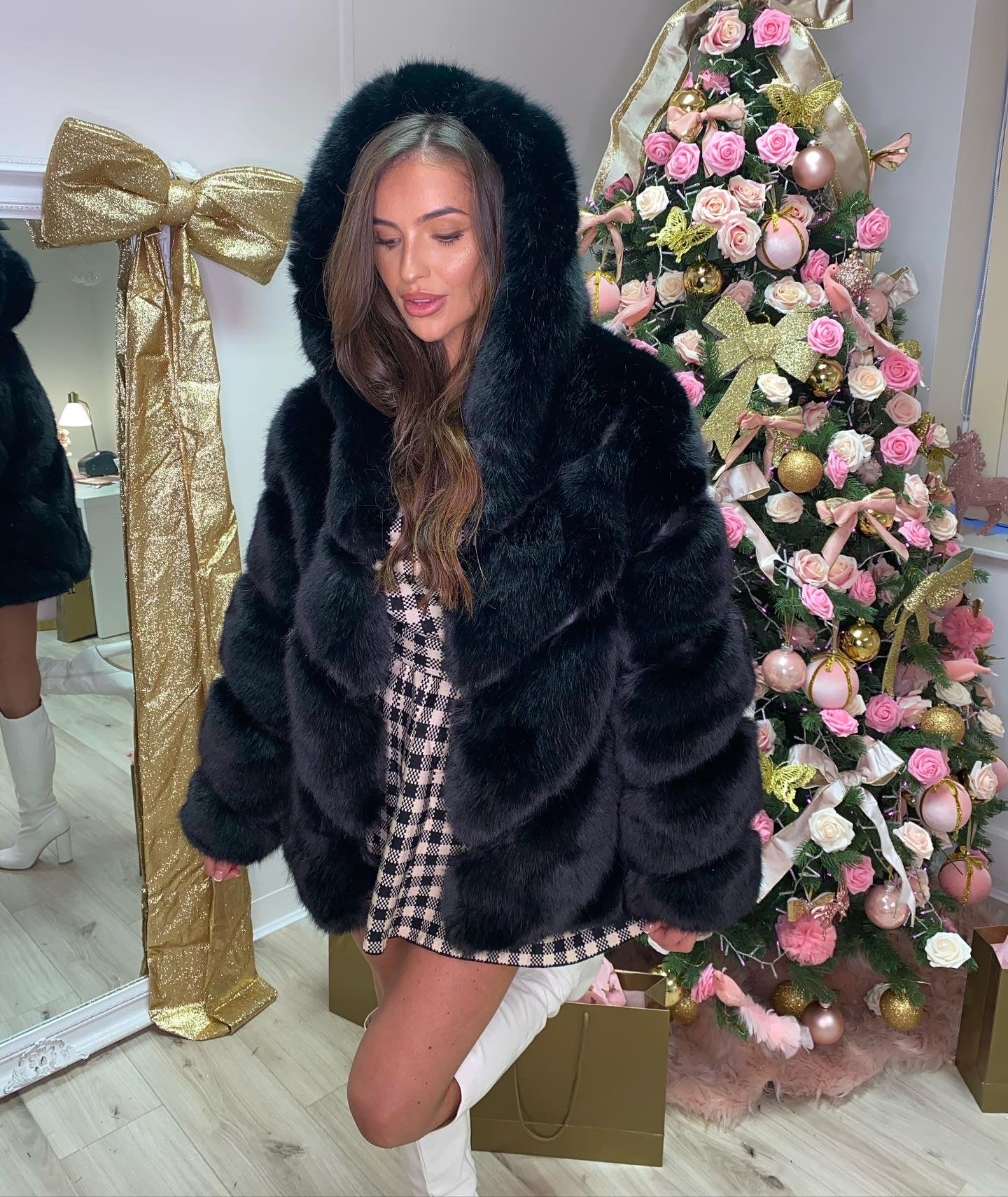 Black luxe faux fur coat deals